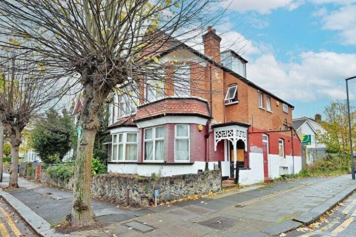 3 Bedroom Maisonette For Sale In Risingholme Road, Harrow, Middlesex, HA3