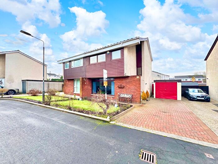 3 Bedroom Semi-detached House For Sale In Lochy Place, Erskine, PA8