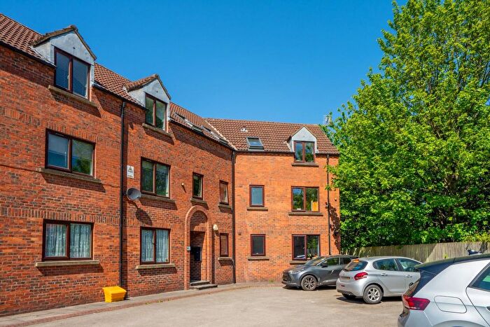 2 Bedroom Flat For Sale In Layerthorpe, York, YO31