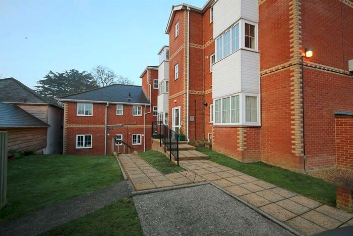 2 Bedroom Apartment To Rent In Brookside, Freshwater, PO40