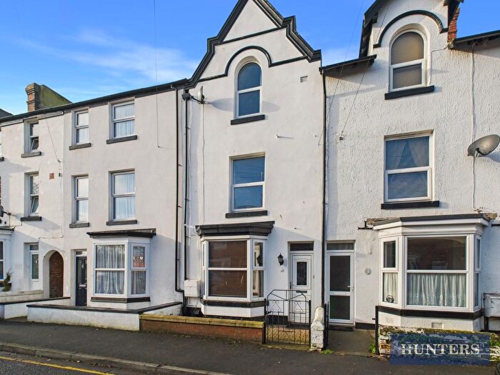 4 Bedroom Terraced House For Sale In West Avenue, Filey, YO14
