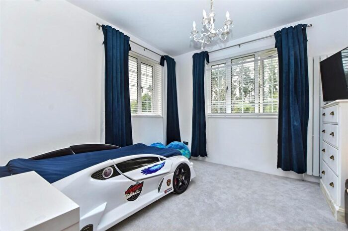 5 Bedroom Detached House For Sale In Kings Drive, Eastbourne, BN21