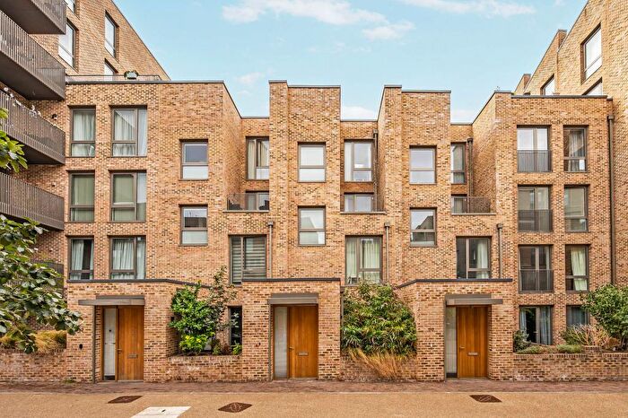 5 Bedroom Town House For Sale In Isambard Court, Boaters Avenue, Brentford Lock West, TW8