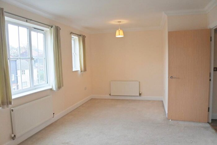 2 Bedroom Flat To Rent In Richards Field, Chineham, Basingstoke, RG24