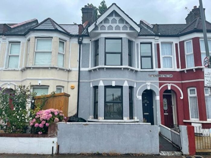 3 Bedroom Terraced House To Rent In Totterdown Street, Tooting Broadway, London, SW17