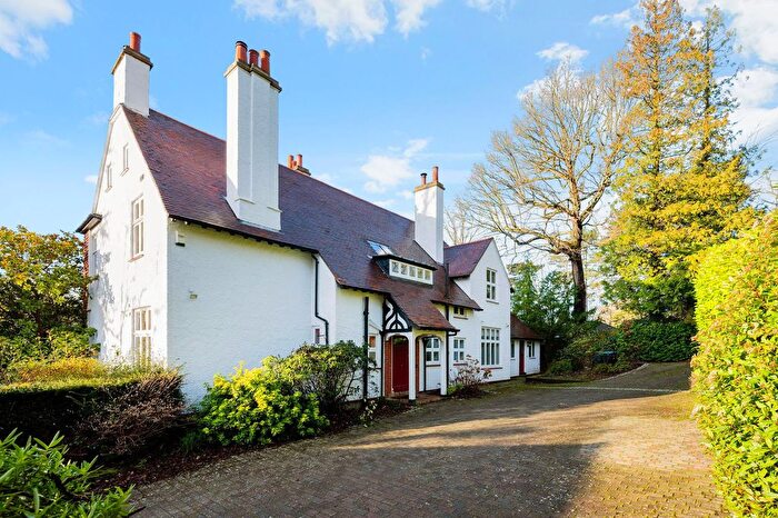 5 Bedroom Detached House For Sale In Lake View, Dormans Park, East Grinstead, RH19
