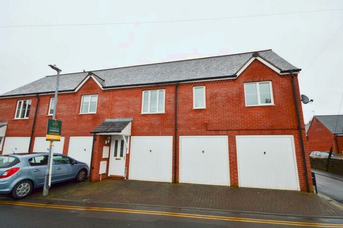 2 Bedroom House To Rent In Bradford Road, Old Town, SN1