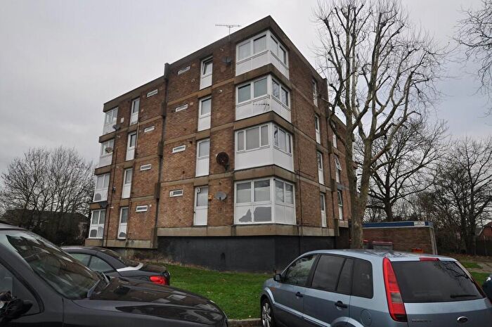 1 Bedroom Flat To Rent In Cathedral Drive, Laindon, SS15