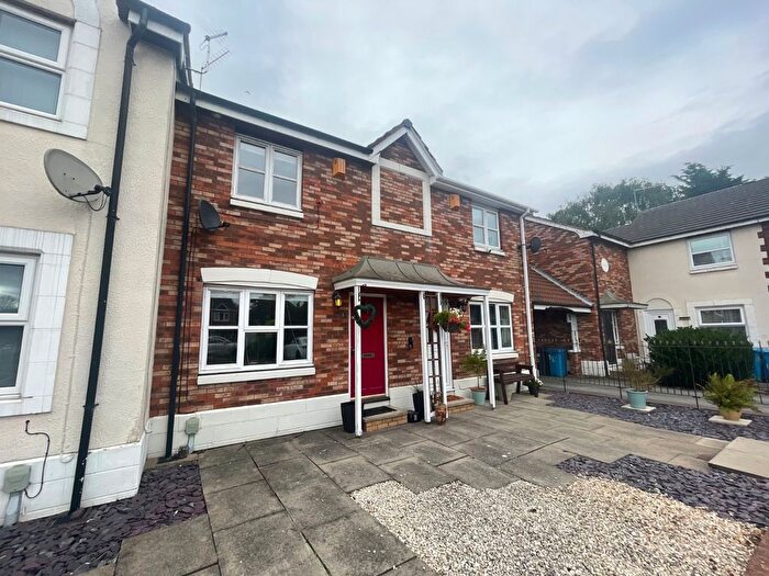 3 Bedroom Semi-detached House To Rent In Ellerbeck Court, Hull, East Yorkshire, HU8