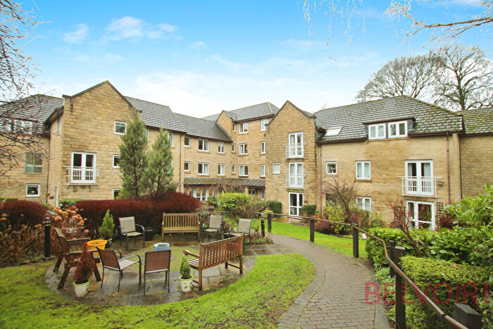 2 Bedroom Flat For Sale In Sutton Court, West Yorkshire, Bingley, BD16