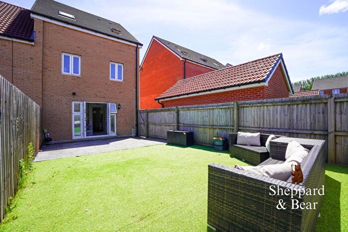 4 Bedroom Town House For Sale In Picca Close, Cardiff, CF5
