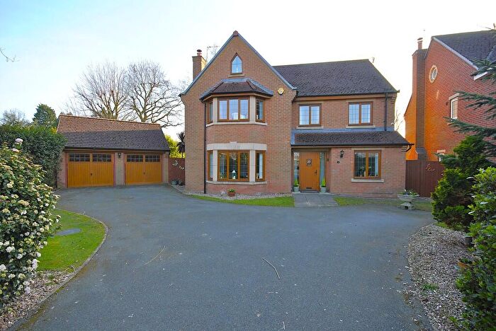 6 Bedroom Detached House For Sale In Grange Road, Doncaster, DN4