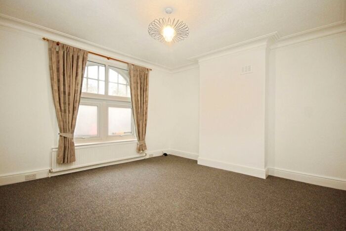 1 Bedroom Flat To Rent In Streatham High Road, London, SW16