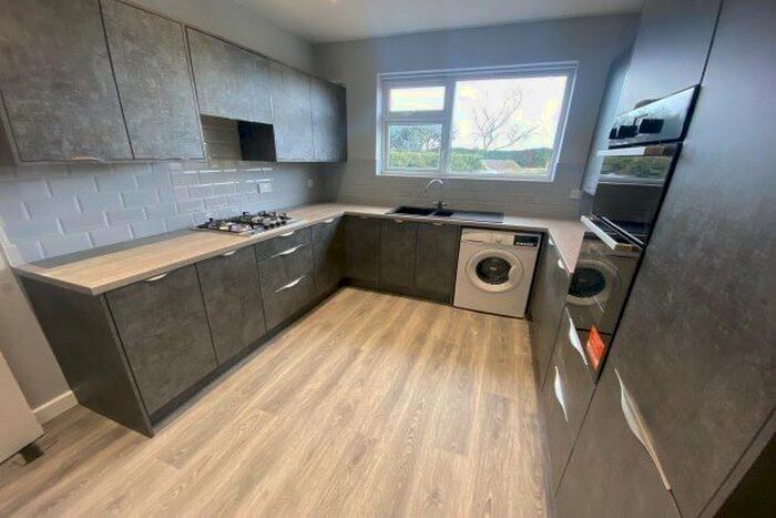 2 Bedroom Flat To Rent In Main Street, Lichfield, WS14