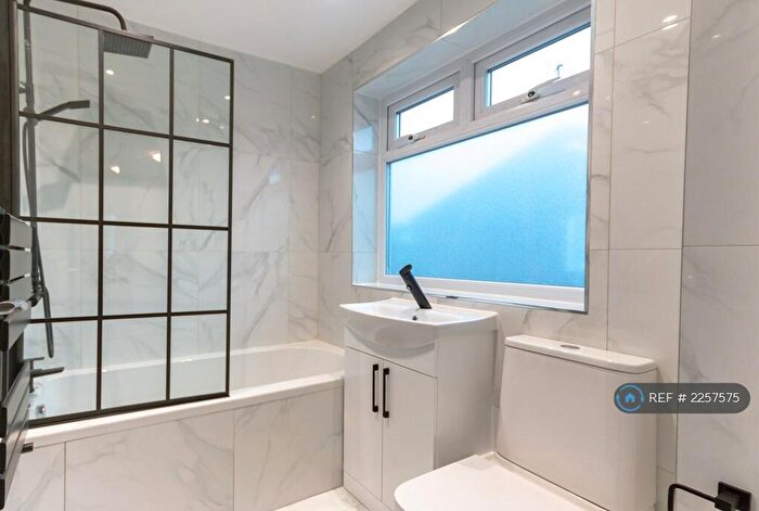 3 Bedroom Semi-Detached House To Rent In Crosfield Walk, Liverpool, L7