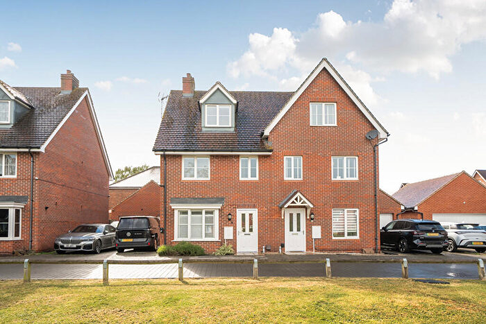 Barn Conversion For Sale In Parsons Way, Tongham, GU10