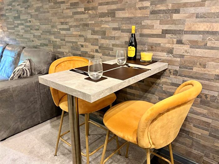 1 Bedroom Apartment For Sale In Langcliffe Place, Radcliffe, Manchester, M26