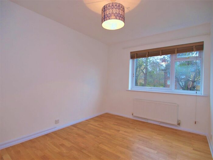 1 Bedroom Flat To Rent In Cumberland Road, Bromley, BR2