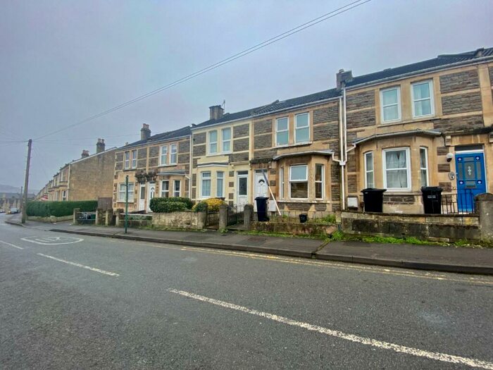 4 Bedroom House To Rent In Coronation Avenue, BA2