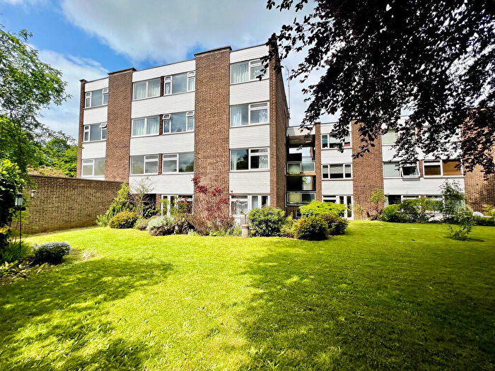 3 Bedroom Apartment To Rent In Queens Court, Hertford, SG13