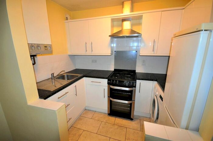 1 Bedroom Flat To Rent In Coates Dell, Watford WD25