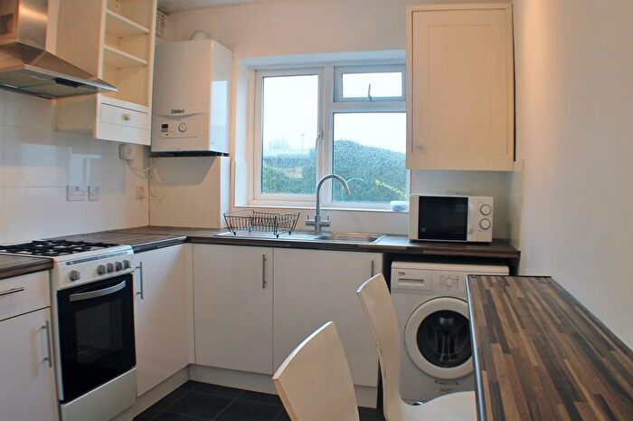 2 Bedroom Flat To Rent In Beaconsfield Road, London, NW10