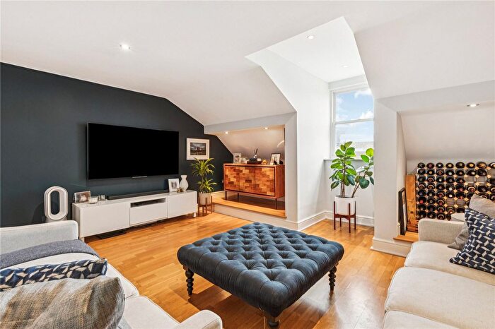 2 Bedroom Flat For Sale In Trinity Road, SW17