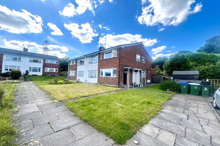 2 Bedroom Maisonette To Rent In Alton Close, DA5