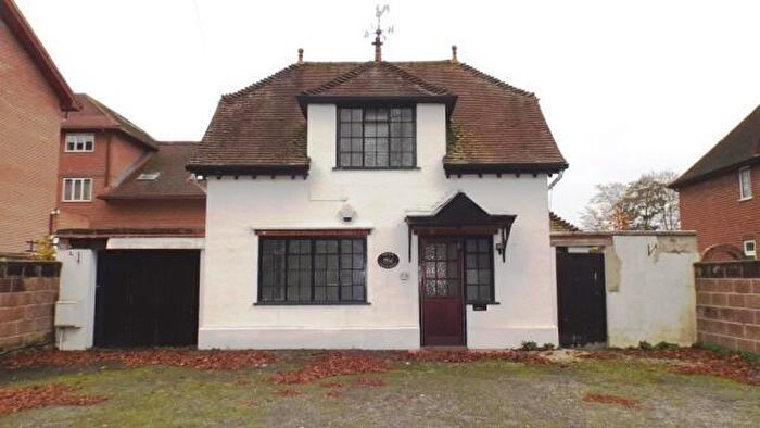 2 Bedroom Detached House To Rent In Parkside Road, Reading, RG30