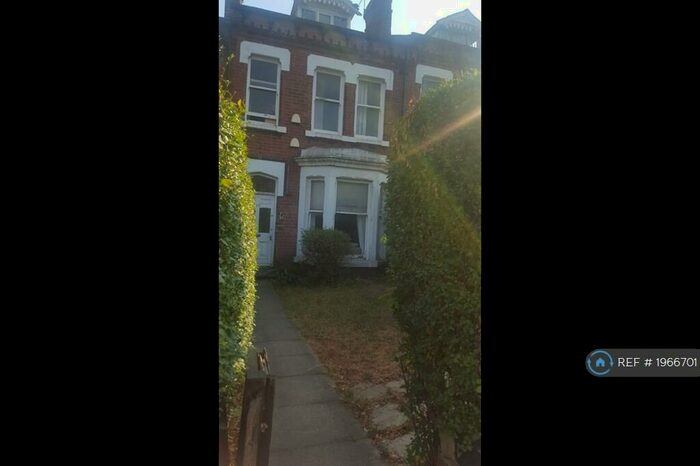 3 Bedroom Maisonette To Rent In Clarendon Road, Leeds, LS2