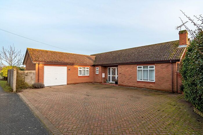 2 Bedroom Detached Bungalow For Sale In High Road, Trimley St. Martin, IP11