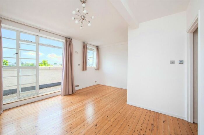 Studio To Rent In Lichfield Court, Sheen Road, TW9