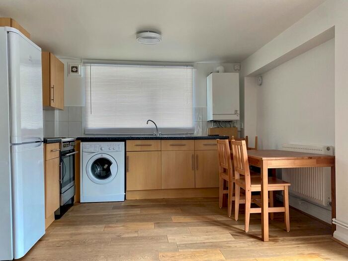 1 Bedroom Flat To Rent In Tollington Park, Finsbury Park, N4