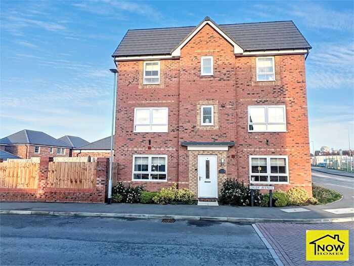 3 Bedroom Semi-Detached House For Sale In Digby Avenue, Fernwood, Newark, Nottinghamshire., NG24