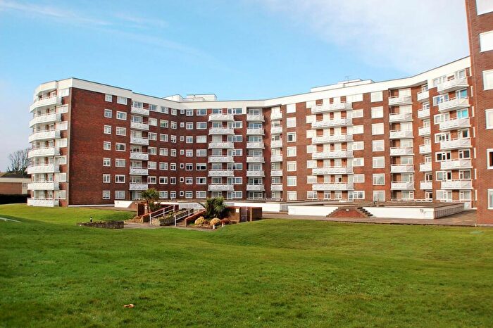 3 Bedroom Flat For Sale In Grove Road, Elizabeth Court Grove Road, BH1