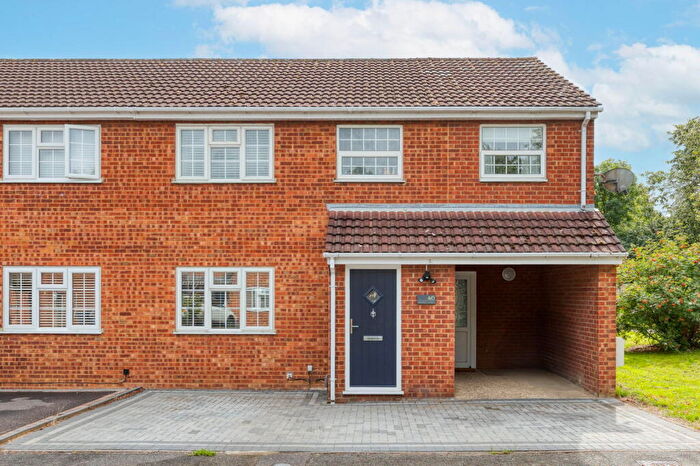 4 Bedroom Semi-Detached House For Sale In Derwent Avenue, Biggleswade, SG18