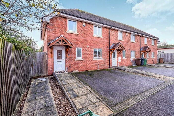 4 Bedroom Semi-Detached House To Rent In Blake Drive, Loughborough, Leicestershire, LE11