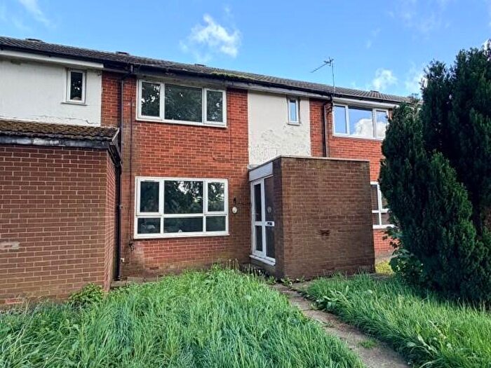 3 Bedroom Terraced House For Sale In Whalley Close, Milnrow, Rochdale, OL16