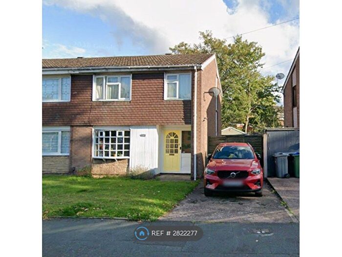 3 Bedroom Semi-Detached House To Rent In Regis Heath Road, Rowley Regis, B65