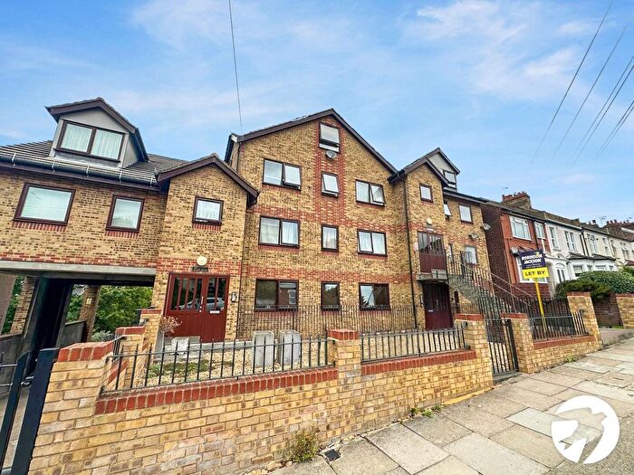 2 Bedroom Flat To Rent In Cantwell Road, London, SE18