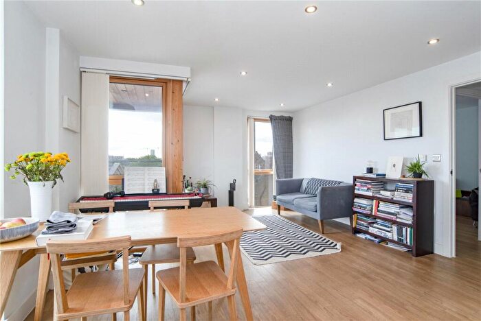 2 Bedroom Apartment To Rent In Old Bethnal Green Road, Bethnal Green, London, E2