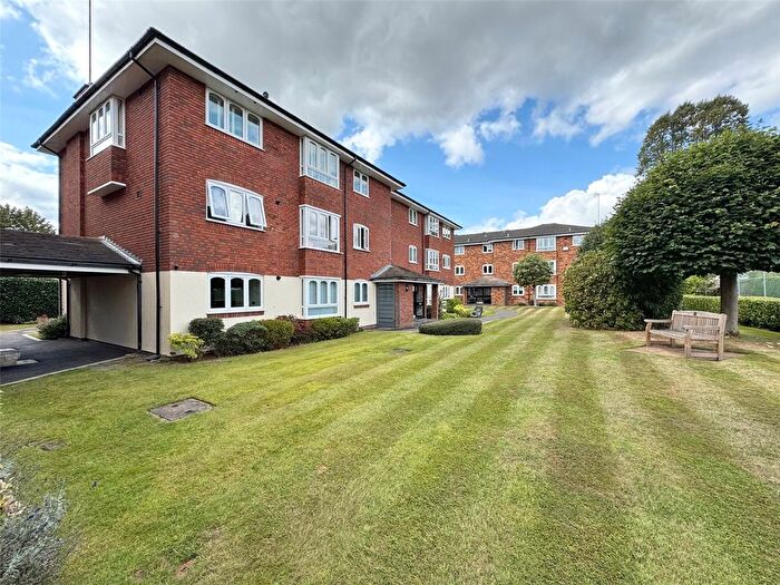 2 Bedroom Flat For Sale In Queens Court, Alderham Close, Solihull, West Midlands, B91