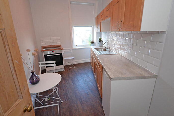 1 Bedroom Flat To Rent In Church Street, Keighley, BD21