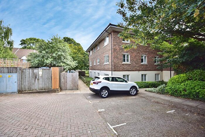 2 Bedroom Flat For Sale In Westborough Mews, Maidstone, ME16
