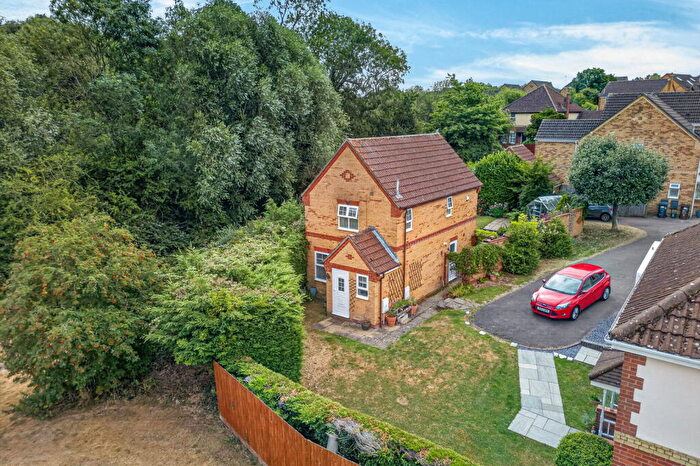 3 Bedroom Detached House For Sale In Hempland Close, Great Oakley, Northamptonshire, NN18