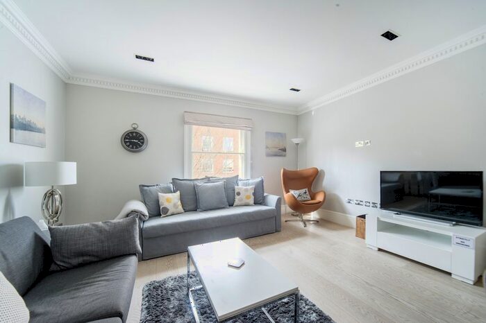 2 Bedroom Flat To Rent In John Street, London, WC1N