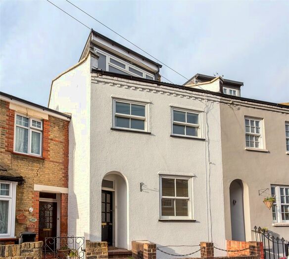 4 Bedroom Terraced House To Rent In Helena Road, Windsor, Berkshire SL4