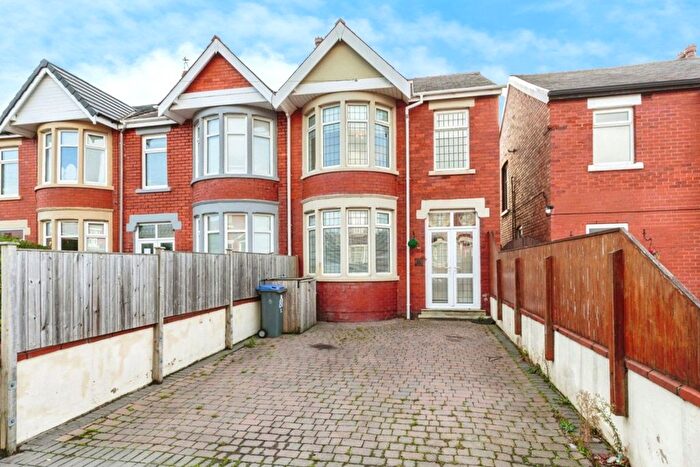 3 Bedroom End Terrace House For Sale In Vicarage Lane, Blackpool, Lancashire, FY4