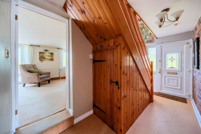 3 Bedroom Detached House For Sale In Chipmans Platt, Stonehouse, GL10