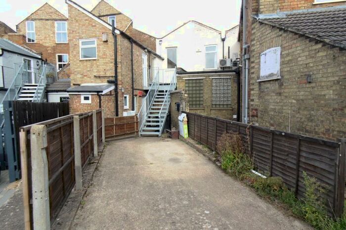 1 Bedroom Apartment To Rent In High Street, Sandy, Bedfordshire, SG19